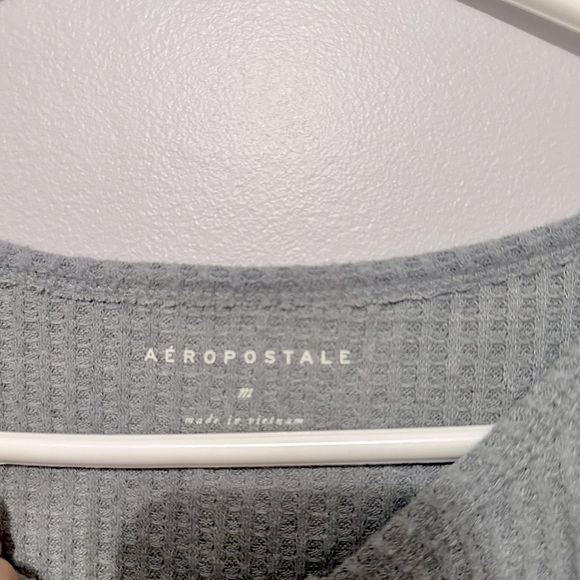 AÉROPOSTALE Cropped Cami w/keyhole Front Tie - Picture 2 of 3